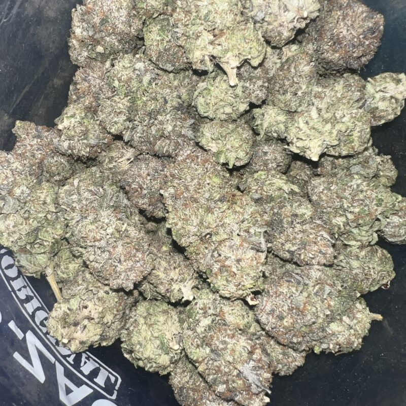 First Class Gas | Cannabis Strain | Gizmo Selection | Gizmo crafts